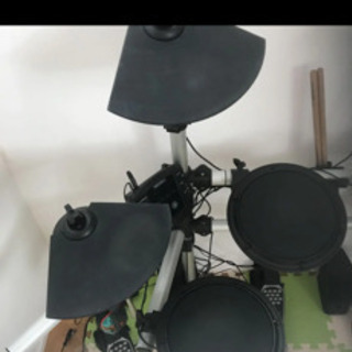 電子ドラム（少しジャンク）の画像