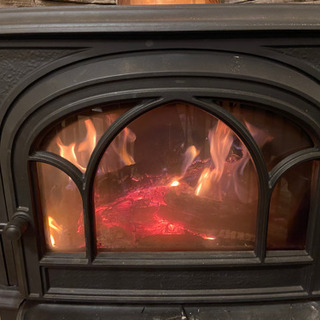 薪ストーブから出た灰の画像