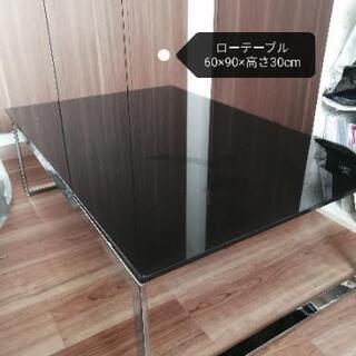 【最終値下げ】ガラス天板ローテーブル(NAOMI KIYOTA)...