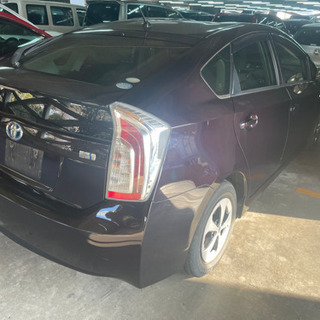 30 プリウス　S 14万キロ　自社ローン使えますの画像