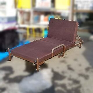 【￥3,300-】リクライニング 折りたたみベッド ブラウン　シ...