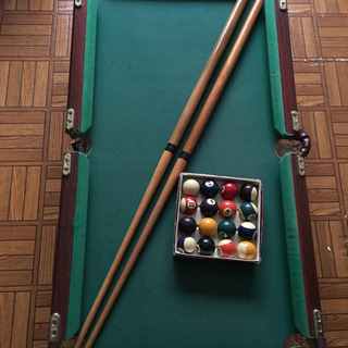 木製レトロ　ビリヤード台の画像