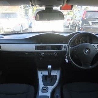 【自社ローン専門店】ＢＭＷ　３シリーズ　（セダン） ３２０ｉ🍻🍻