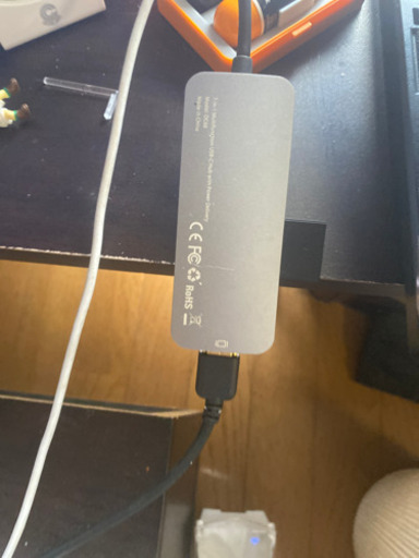 MacBook air 2018 画面割れ　引き取りに来ていただける方