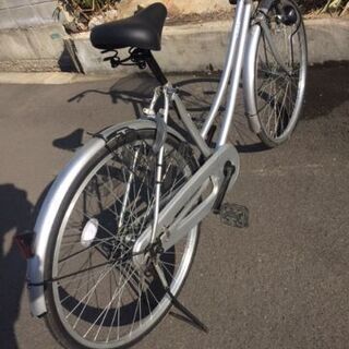 《レンタサイクル店使用　自転車整備士整備済み！》54中古車　26インチ　シティサイクル　シルバー の画像