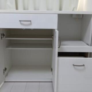 【現在交渉中です！】ニトリ キッチン棚、食器棚の画像