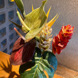 造花と花瓶のセット の画像