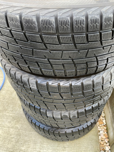 スタッドレス215/60R16