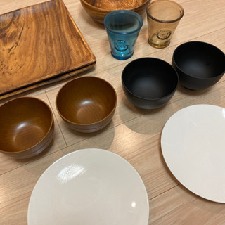 お皿、コップいろいろの画像