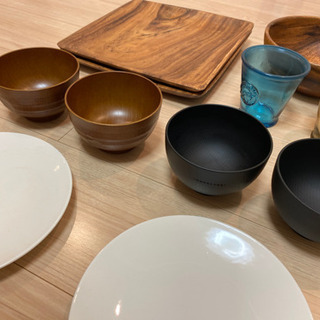 お皿、コップいろいろの画像