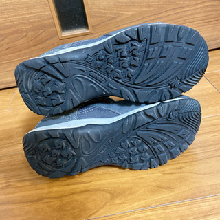 美品！女性用 トラッキングシューズ 24cmの画像