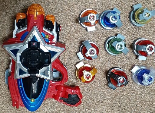 宇宙戦隊キュウレンジャー 変身コントローラー DXセイザブラスターとキュータマ9個とディメボルケーノ