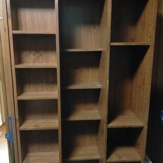 受け渡し決まりました。本棚(スライド式) 約300冊収納