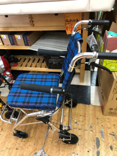 コンパクト介助車　車椅子　折り畳み式