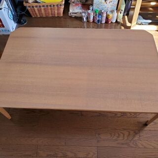 折りたたみテーブルの画像