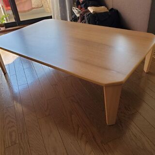 折りたたみテーブルの画像