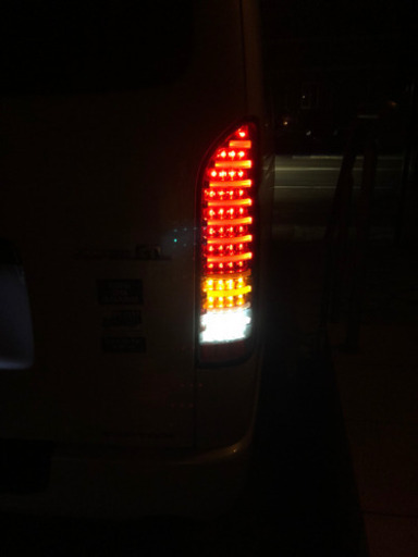 値下！ハイエース200系4型LEDテールランプ