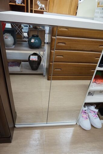 ミラー付き靴箱☆姿見の代わりにも☆幅59.5×奥行34×高さ92cm☆収納5段　　【こちらは店舗です。浜村鹿野温泉ICから3分  買取本舗 宮本リサイクル  営業時間９～１９時  定休日水曜のみ←連絡できませんm(_ _)m】