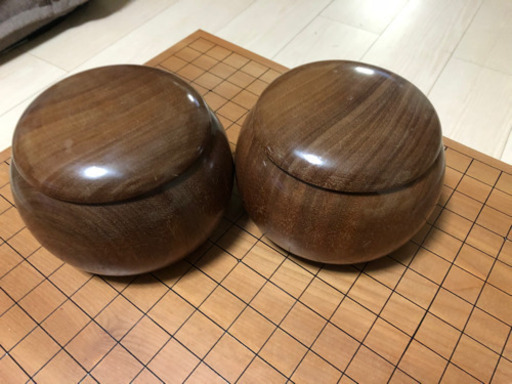 囲碁盤と碁石のセット