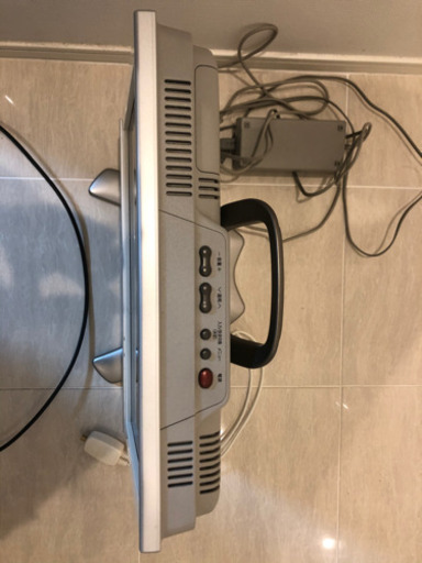 SHARPの小型モバイルテレビ