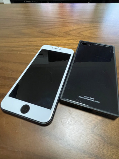 iPhone８　64GB SIMフリー　　本体のみ　スクエアケース付き