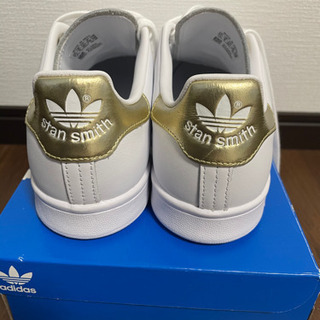 adidas✩スタンスミス ホワイト×プラチナゴールドの画像