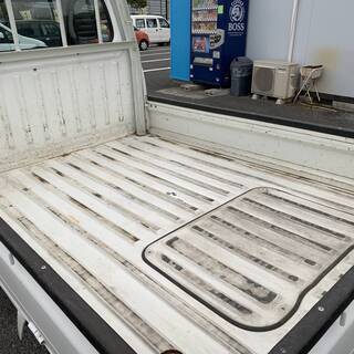 軽154[カーズ大阪]【全国陸送10.000円～】17年サンバートラック！低走行３万キロ♪修復歴なし♪大人気４ＷＤ♪５速ＭＴ♪エアコン♪の画像