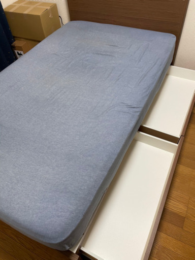 ダブルベッド