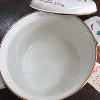 未使用品　ホーロー 鍋　インテリア　オシャレ　料理　現品限りの画像