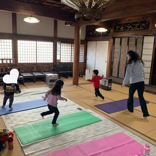 英語でキッズヨガ＋英語の本読み聞かせクラス開催中！の画像