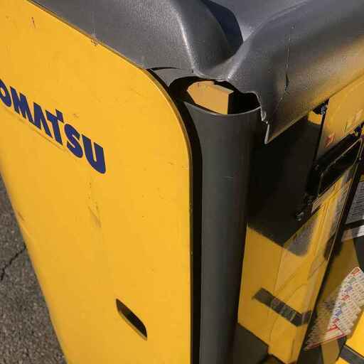 低稼働　コマツ　3段マスト(FSV　フルフリ)　バッテリーフォークリフト　1.8トン　1.8ｔ　5ｍ　5000mm