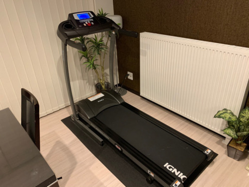 家庭用　ランニングマシン