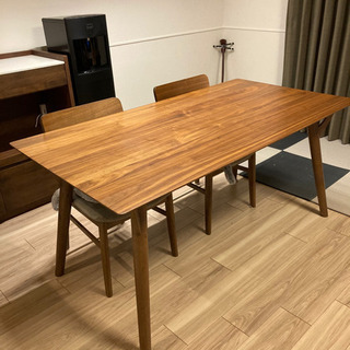 値下！【定価30,000円強】ダイニング　テーブル　ウォールナット　ニトリ　現行販売品の画像