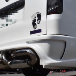 ハイエース　ワンオフエアロ　ワンオフマフラー　フルカスタム　ワンオフ品 の画像