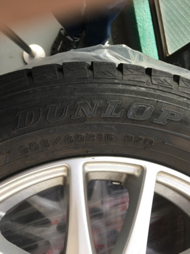 205/60R/16 スタッドレスタイヤ、ホイール