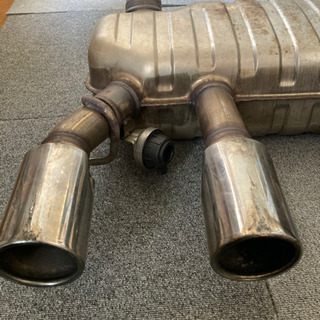 値下げ！　VWゴルフ5 R32 ノーマルマフラーの画像