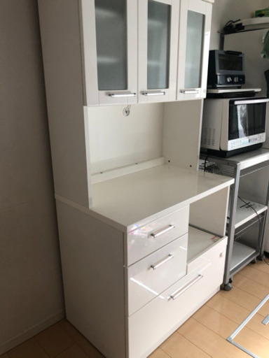 食器棚　受け取り可能な方募集