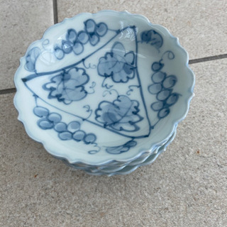 【取引中】ブドウ柄の醤油皿　5枚セットの画像