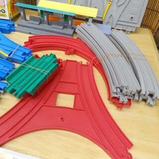 使用感少なめ・完品★プラレール かっこよく電車を走らせよう！くみかえDXレールセット スペシャルレール・レイアウトガイド付 箱有 ☆ PayPay(ペイペイ)決済可能 ☆ 札幌市 豊平区 平岸 アウトレットモノハウスの画像