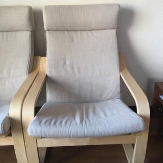 IKEA ポエングアームチェアー2脚セット　オットマンつきの画像