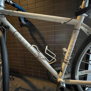 純銀。茶道具。建水。銘有り。羽原一陽。梅のデザイン。南鐐建水。580g。中古。 純銀。茶道具。建水。銘有り。羽原一陽。梅のデザイン。南鐐建水