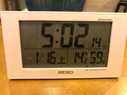 SEIKO 多機能電波時計　アラーム　カレンダー　湿度計