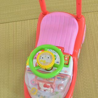 ★無料 乗用玩具　わくわく ハローキティ　& もう1台の画像