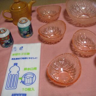 80サイズ箱一杯の大量保管食器と台所用品は如何ですかの画像