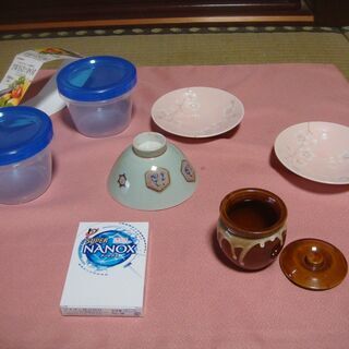 80サイズ箱一杯の大量保管食器と台所用品は如何ですかの画像