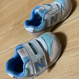 ニューバランス　子供用　靴の画像