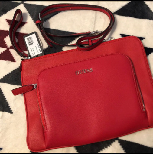 新品タグ付きGuessゲスショルダー/クラッチバッグ
