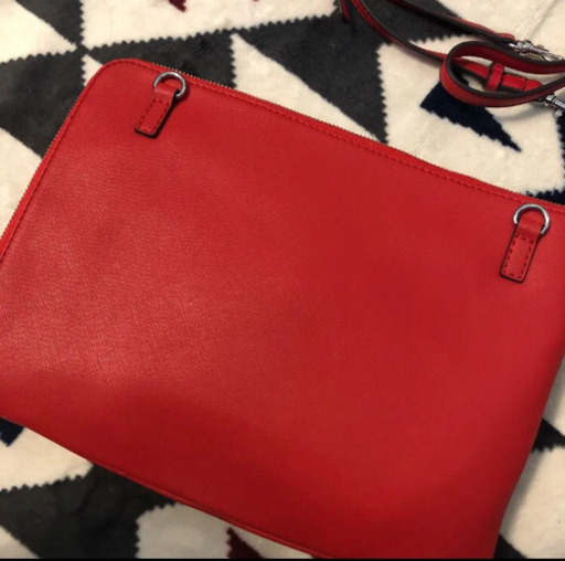 新品タグ付きGuessゲスショルダー/クラッチバッグ