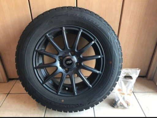 スタッドレスタイヤ175/70R14 黒いホイル4本セット[引取者を決めました]