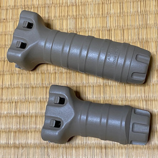 TangoDown Vertical Fore Gripの画像